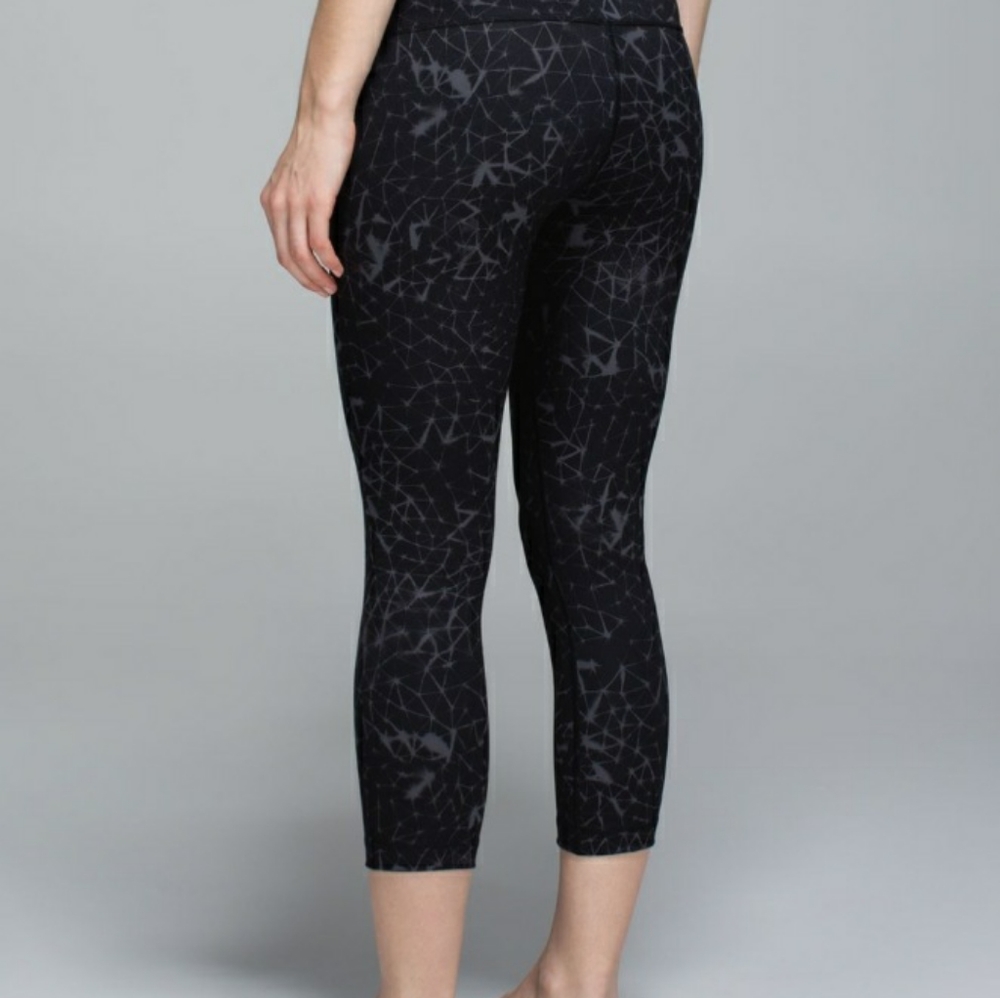 Lululemon wonder under crop